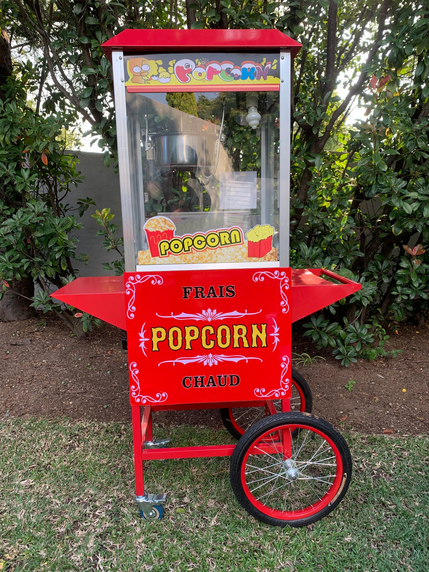 Carnival shop popcorn machine